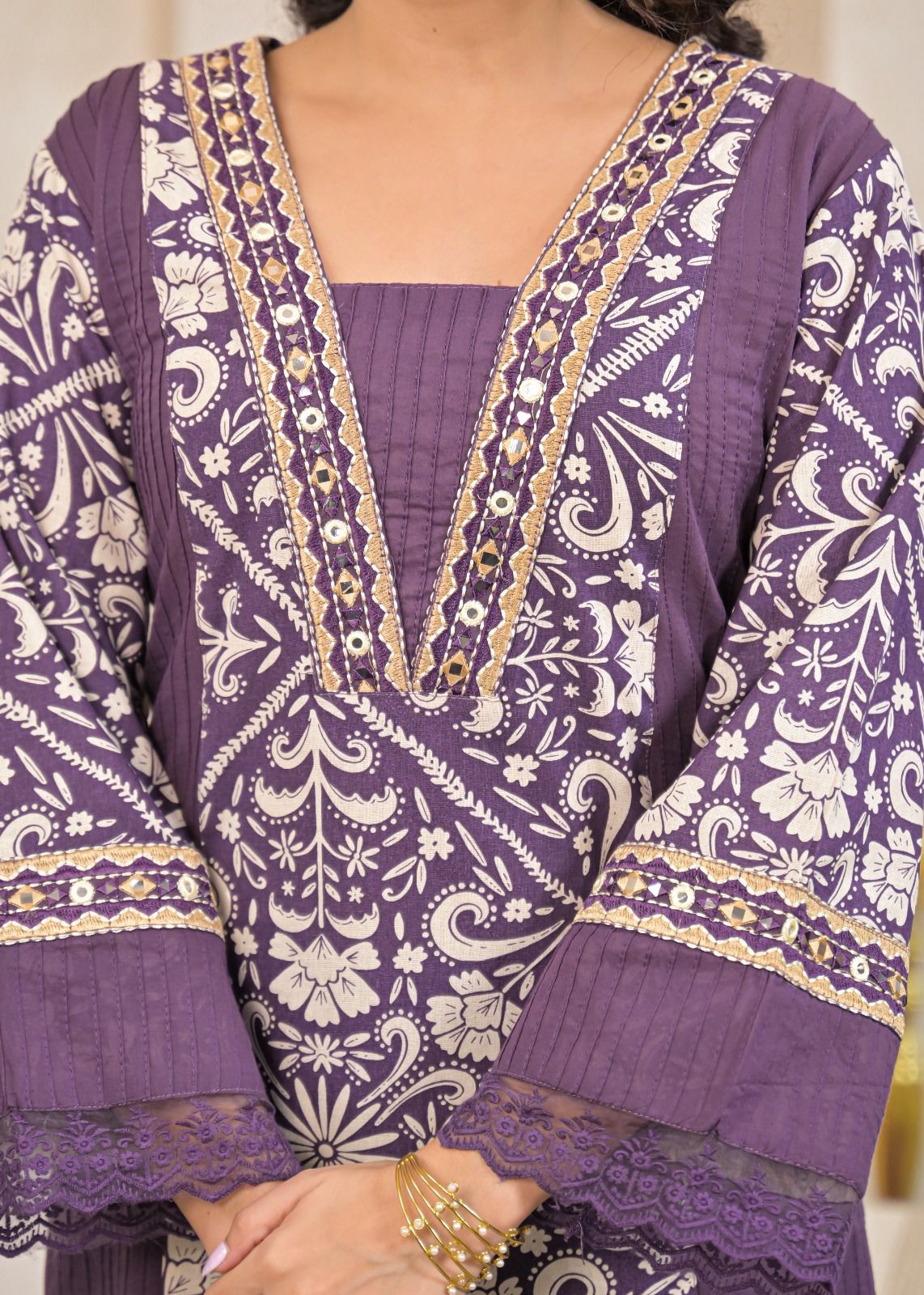 Woman Straight 3 Piece Set of Suit with Neck & Sleeve Embroidery