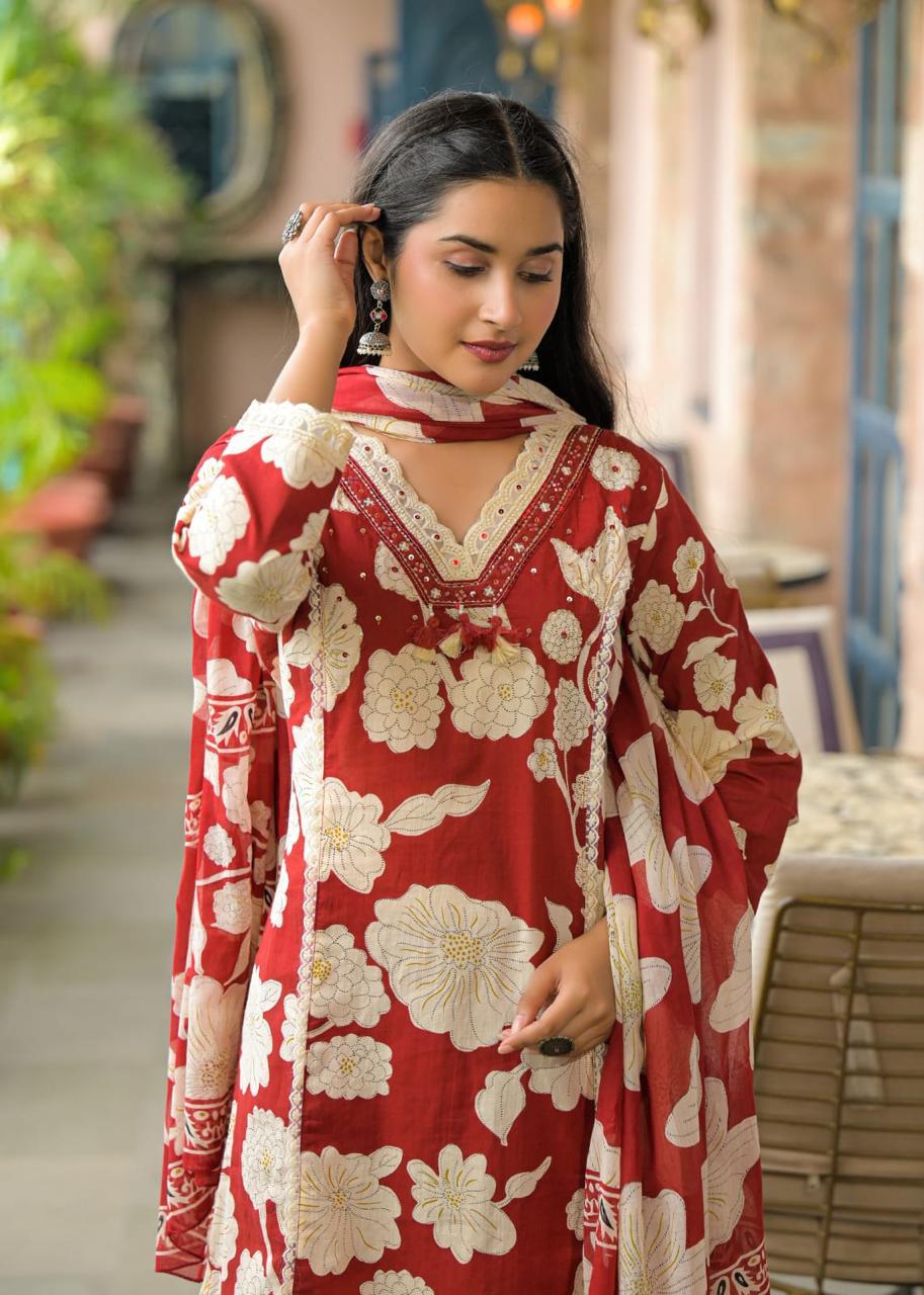 Woman Lace with beat work Printed   Floral kurta Pant  with Dupatta