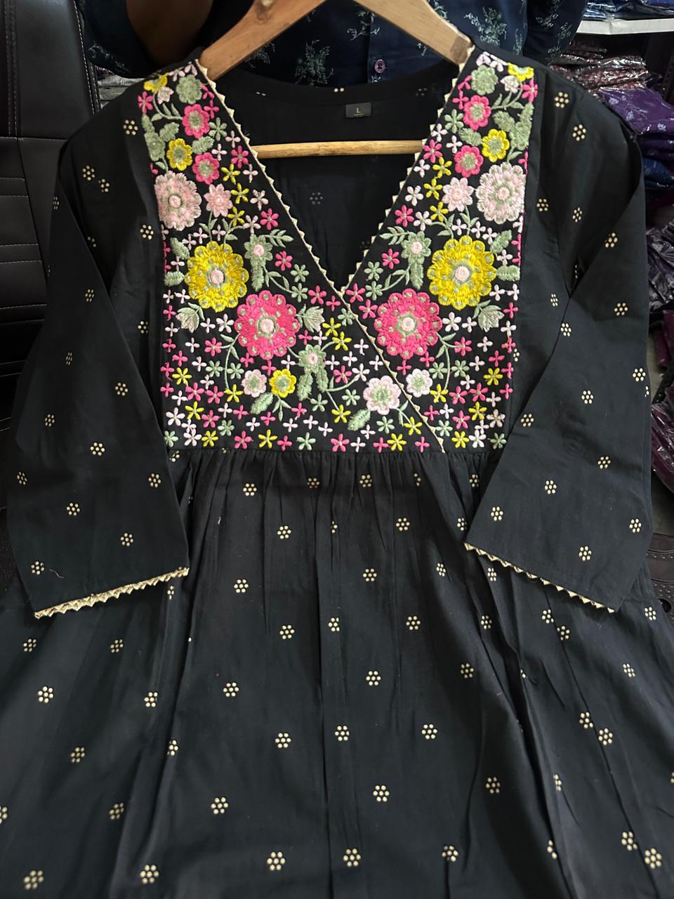 Classic Wardrobe Kurta Pant Suit for Festive Gatherings