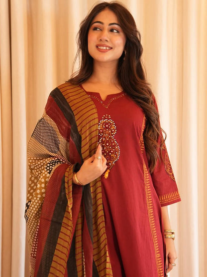 Premium Fine Cotton Handwork Kurti Pant Set with 100-100 Cotton Dupatta”