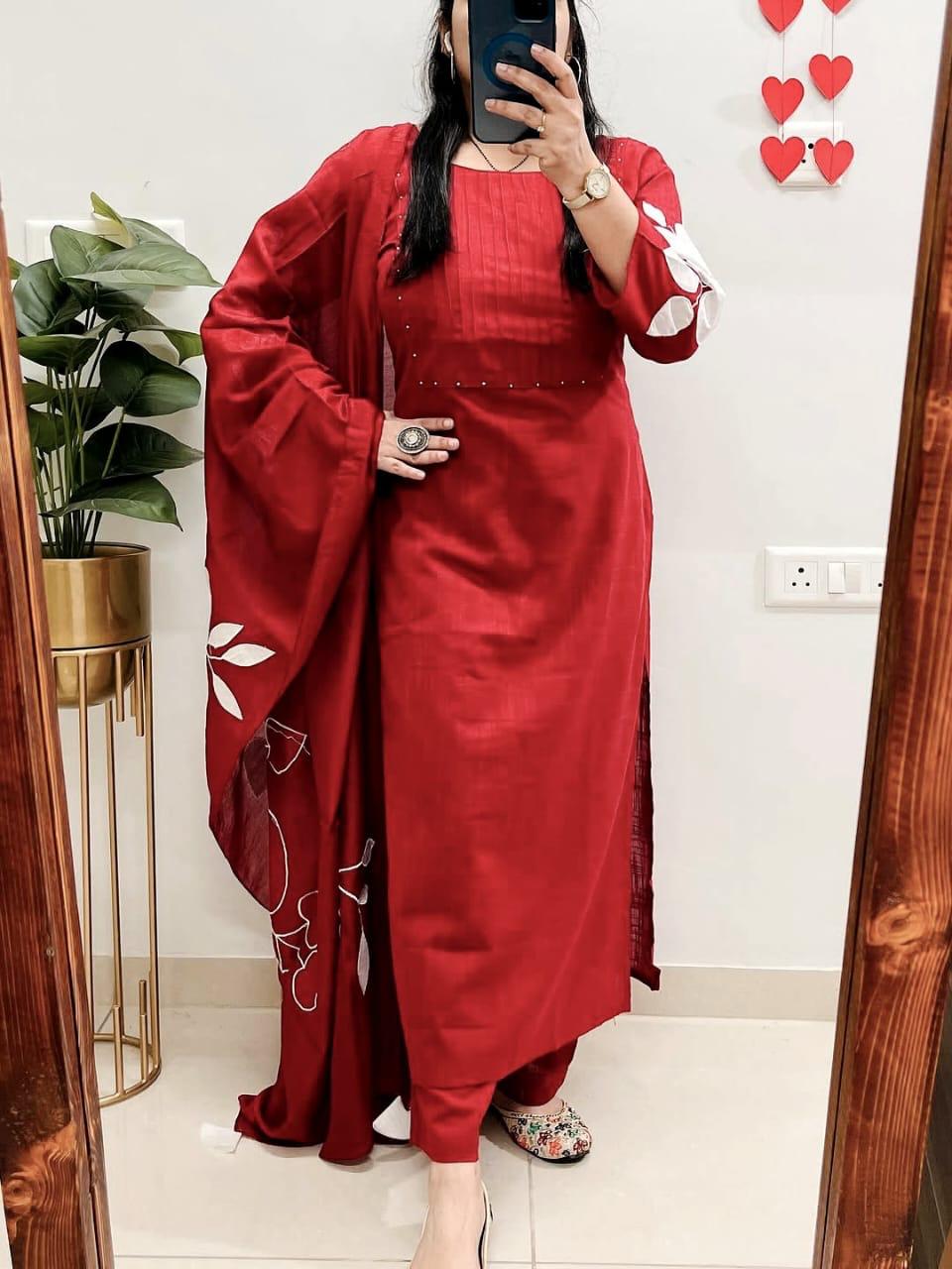 Pure Cotton 60-60 Discharge Print Kurti Pant Set with Mulmul Dupatta – Elegant Festive Collection”