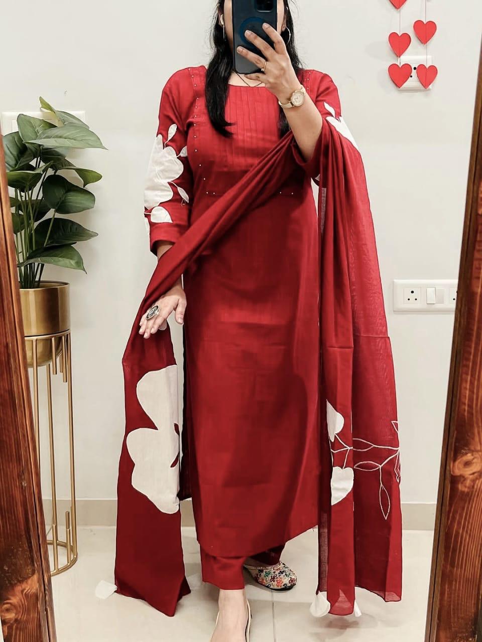 Pure Cotton 60-60 Discharge Print Kurti Pant Set with Mulmul Dupatta – Elegant Festive Collection”