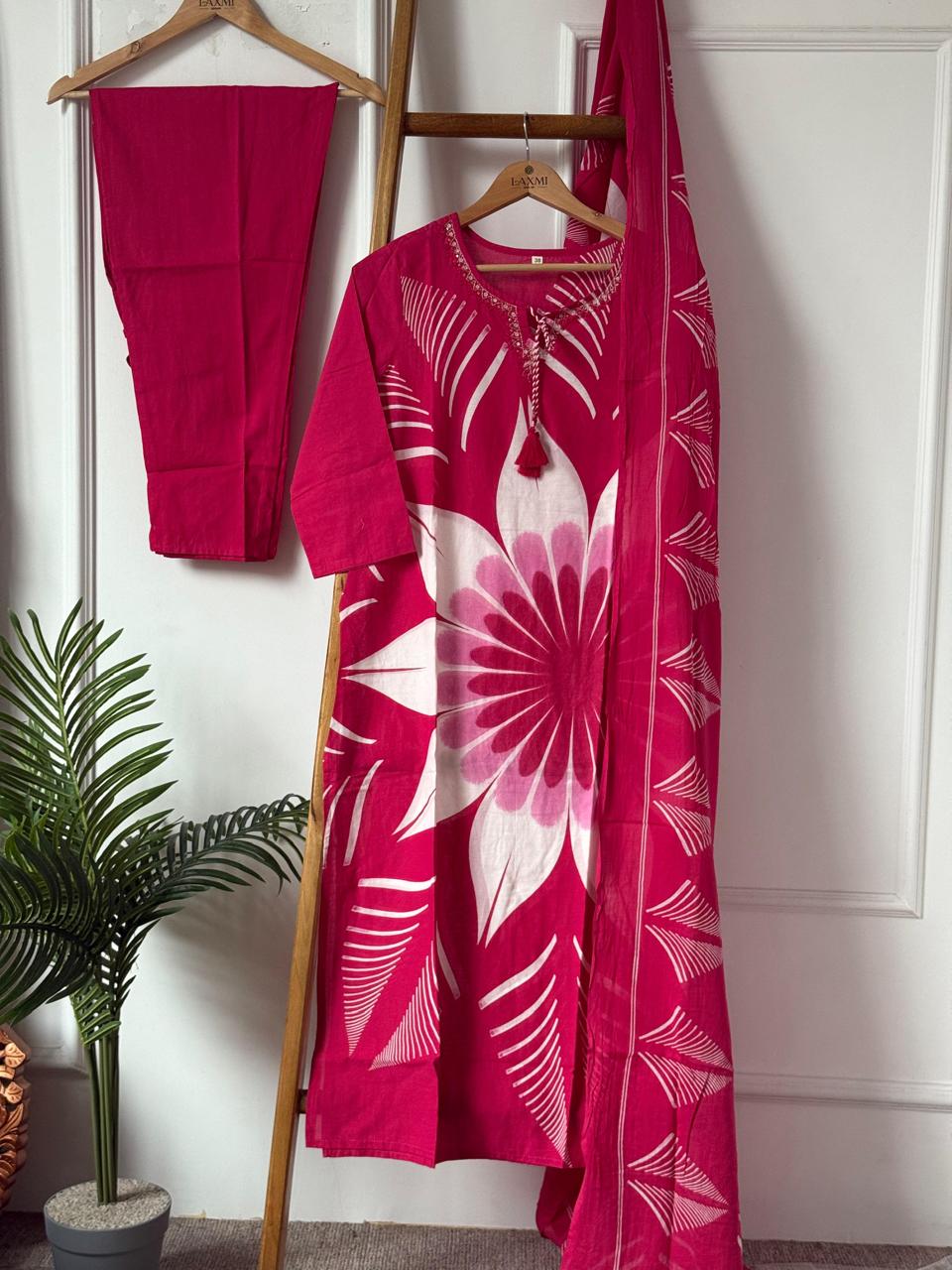 Premium Cotton 60-60 Placement Print Kurta Set (3-Piece) – Elegant Pink Ethnic Wear for Women-1