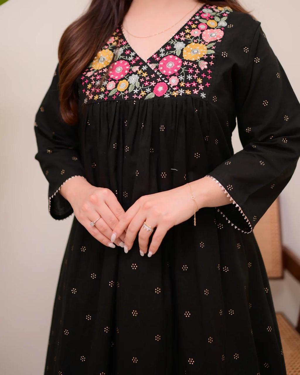 Classic Wardrobe Kurta Pant Suit for Festive Gatherings